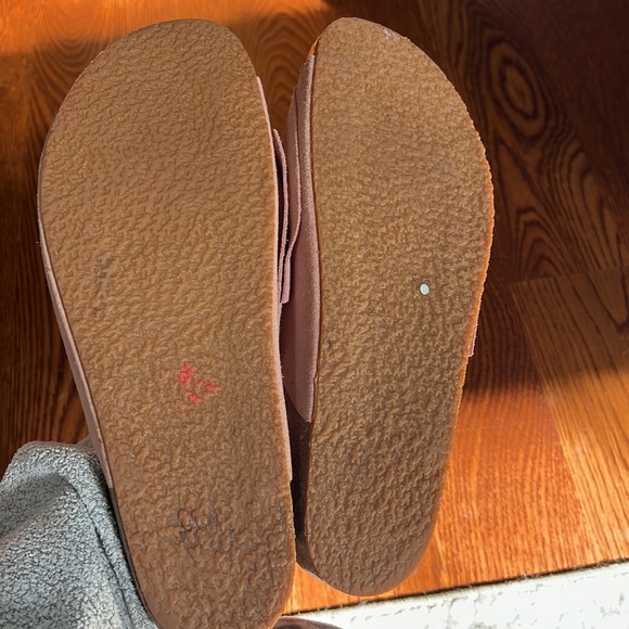 Cork bottom pink suede bow sandals - Picture 2 of 2